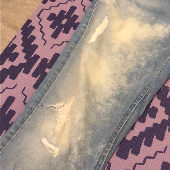 Ripped jeans - Picture 2 of 8